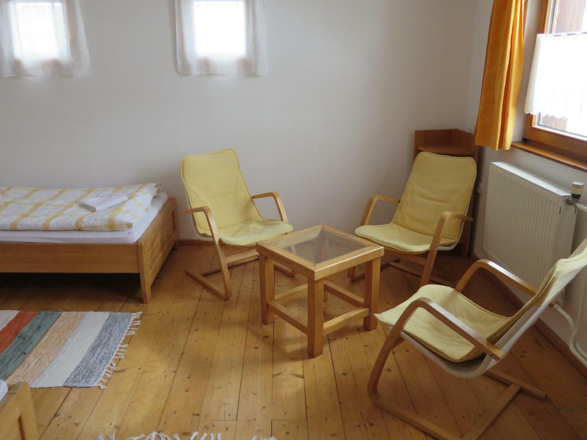 Zubrovica Guest House เตลการ์ต ภายนอก รูปภาพ