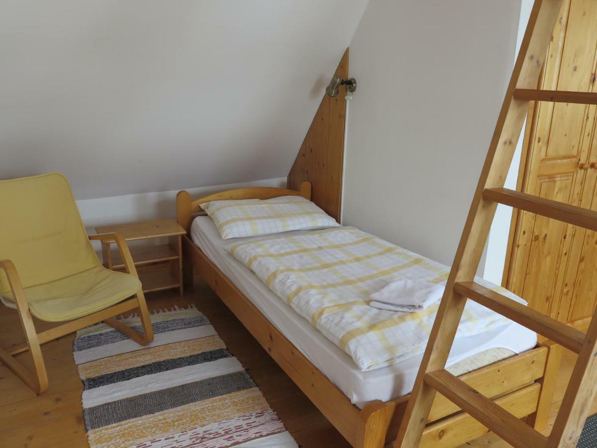 Zubrovica Guest House เตลการ์ต ภายนอก รูปภาพ