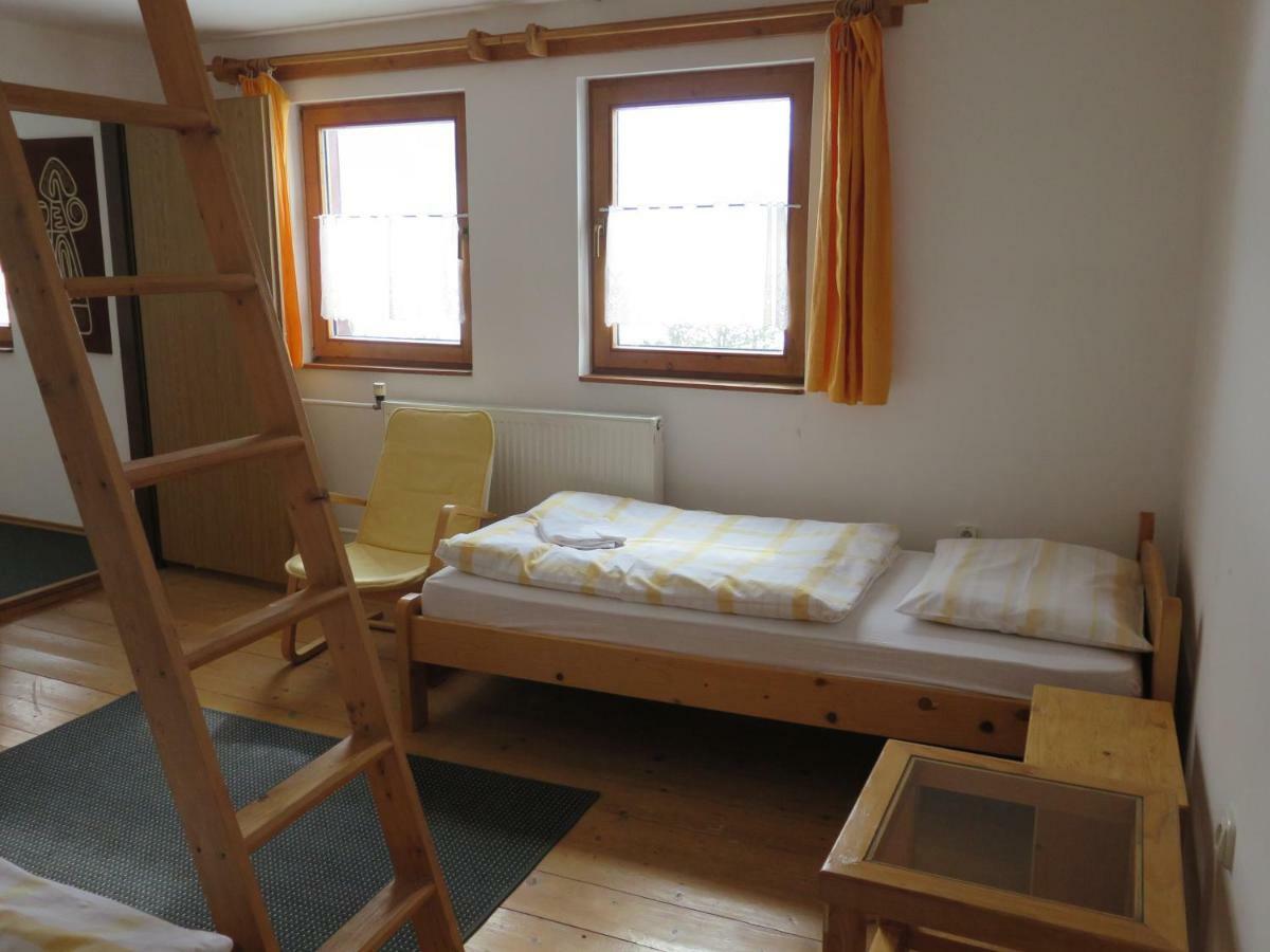 Zubrovica Guest House เตลการ์ต ภายนอก รูปภาพ